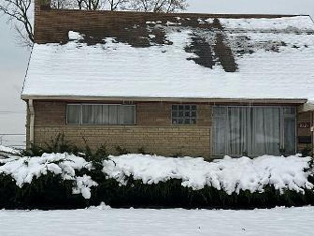 House for sale in Lyons, Illinois