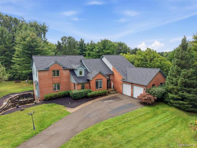 House for sale in Commerce Charter Township, Oakland County