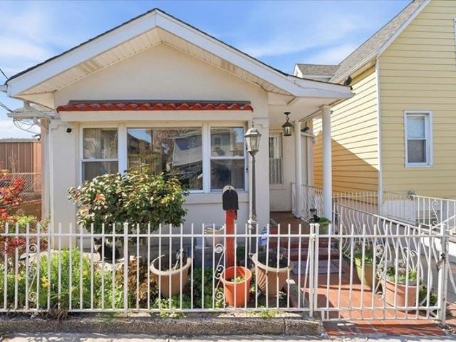House for sale in Hudson, New Jersey