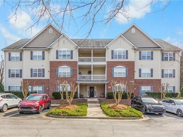 Condo for sale in Pfafftown, North Carolina