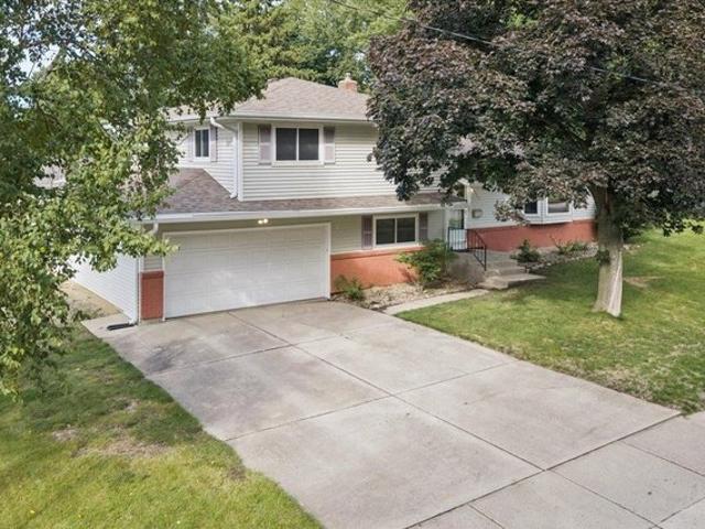 House for sale in Rolling Meadows, Madison