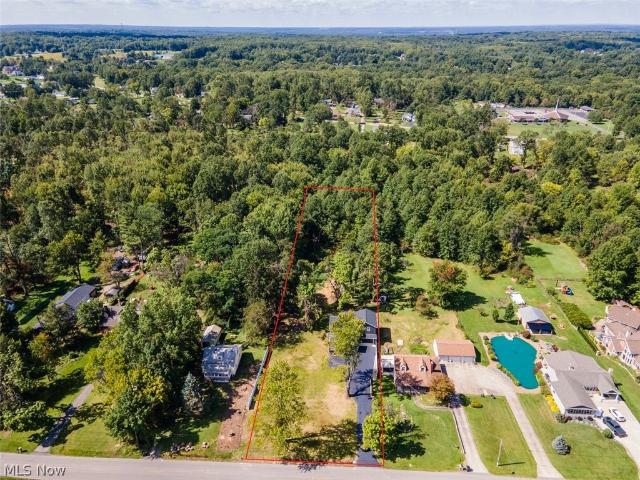 House for sale in Fox Haven, Canfield