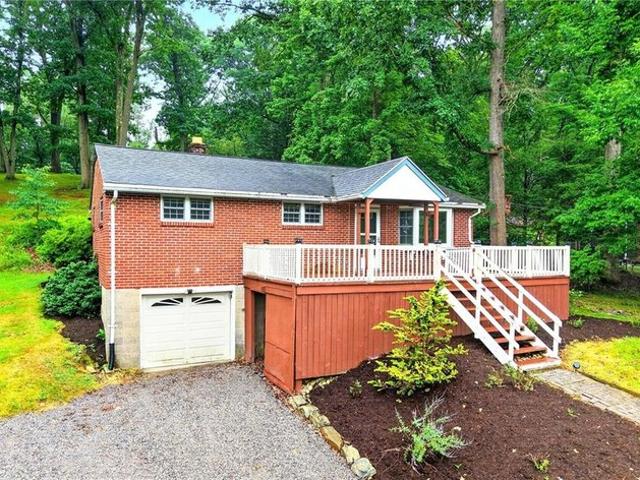 House for sale in Bakerstown, Pennsylvania