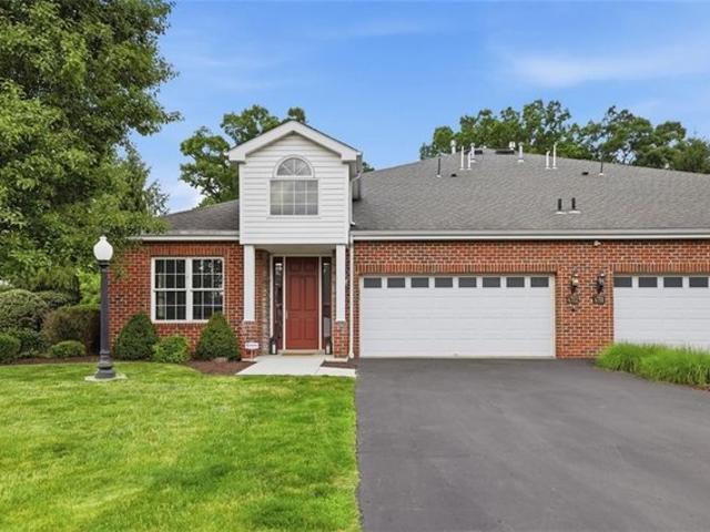 Condo for sale in Valencia, Pennsylvania
