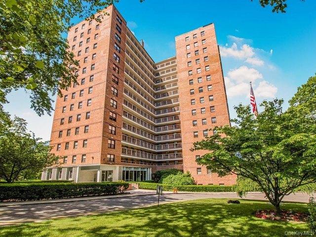 House for rent in The Bronx, Arverne