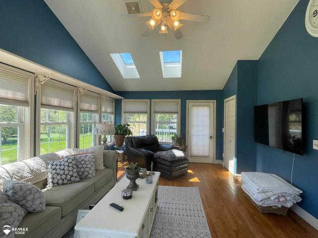 House for sale in Columbiaville