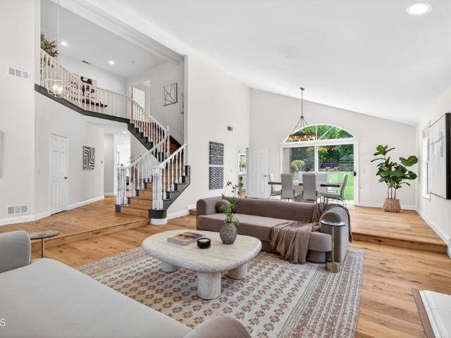 House for sale in La Canada Flintridge, California