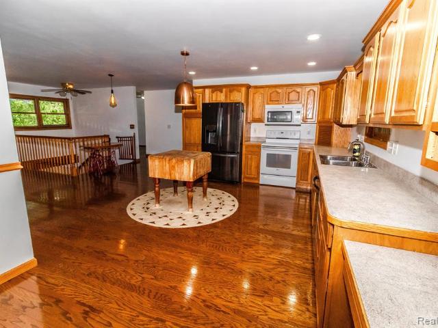 House for sale in Columbiaville