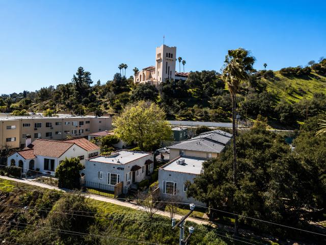 Apartment for rent in Canoga Park, California