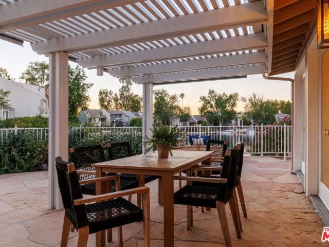 Condo for sale in Calabasas, Los Angeles County