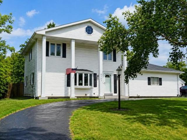 House for sale in Greenfield Park, Wisconsin