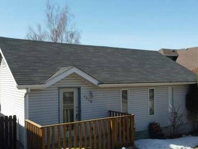 House for sale in Olds