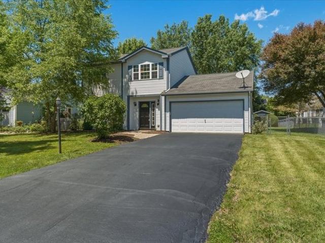 House for sale in Island Lake, Illinois