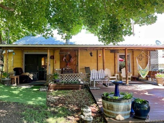House for sale in Chelan Falls, Washington
