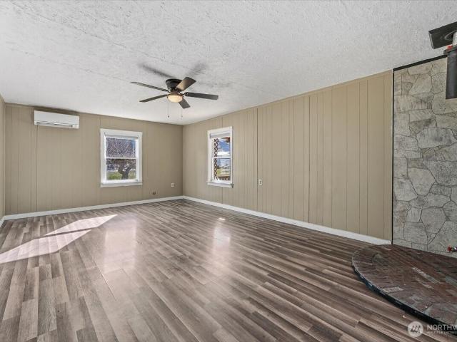 House for sale in Chelan Falls, Washington