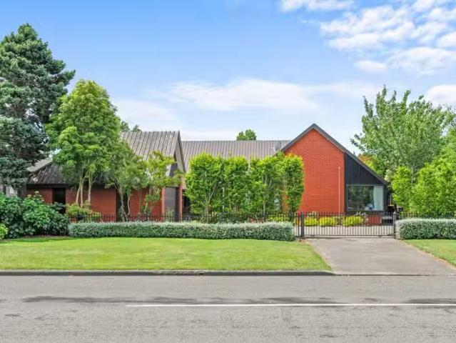 House for sale in Chaslands, Canterbury