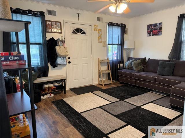 House for sale in Cliffwood, New Jersey