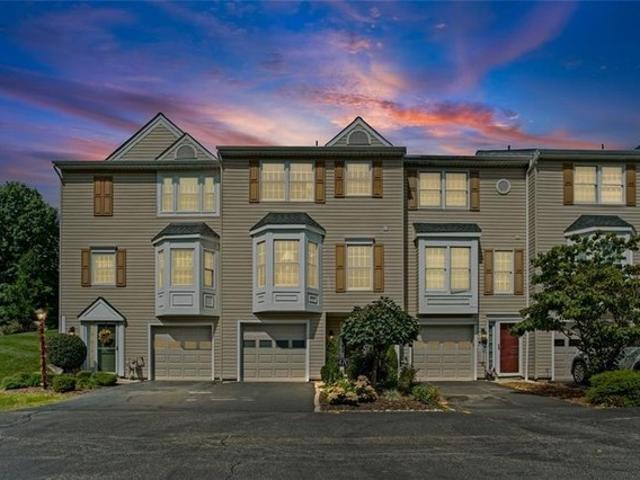 Townhouse for sale in Bridgeville, Pennsylvania