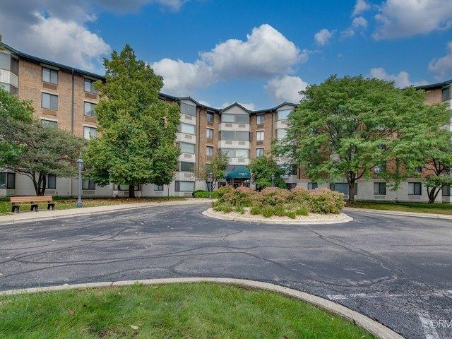 Condo for sale in Glen Ellyn, Illinois