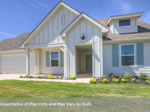 House for sale in Lockhart, Caldwell County