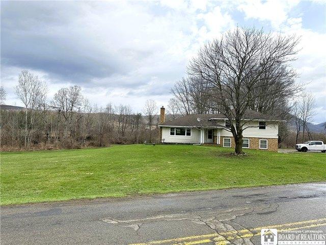 House for sale in Frewsburg, New York
