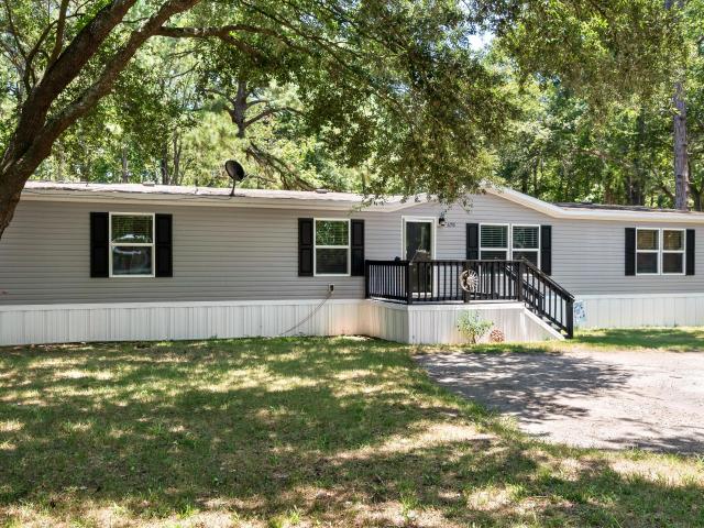 House for sale in Bonneau, South Carolina
