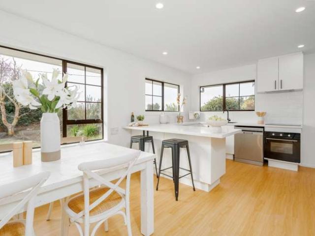 House for sale in Chaslands, Canterbury