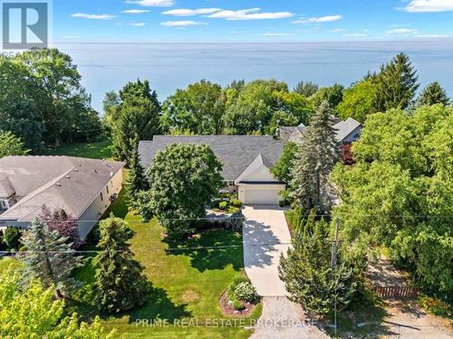 House for sale in Plympton–wyoming, Ontario