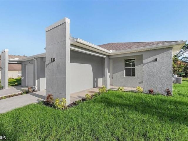 Townhouse for sale in Lehigh Acres