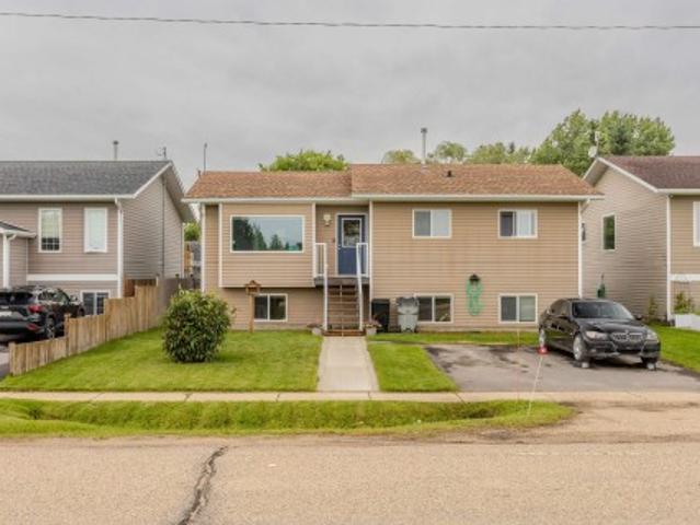 House for sale in Pickardville, Alberta