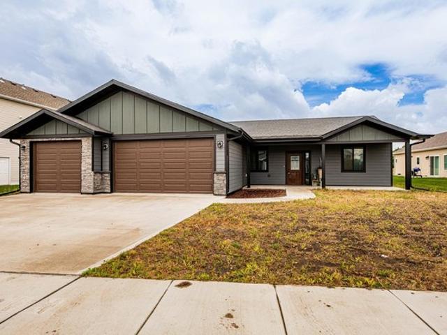 House for sale in Moorhead, Clay County