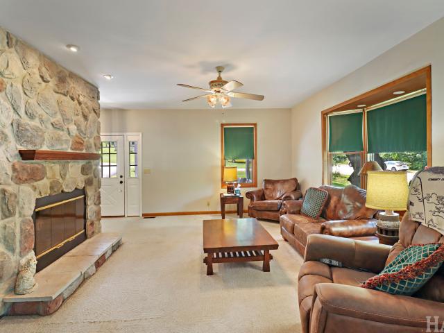 House for sale in Mchenry, Illinois