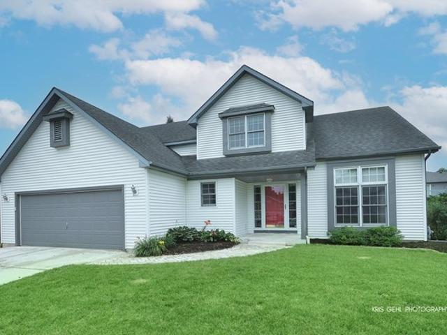 House for sale in Mchenry, Illinois