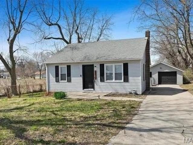 House for sale in East Saint Louis, Illinois