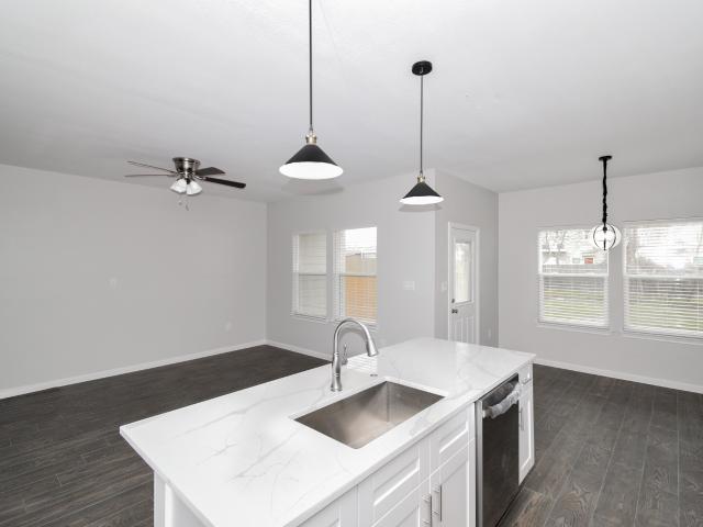 Property for rent in Bacliff, Texas