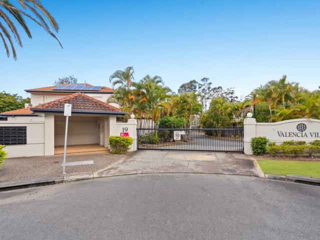 Apartment for rent in Arundel, Gold Coast City