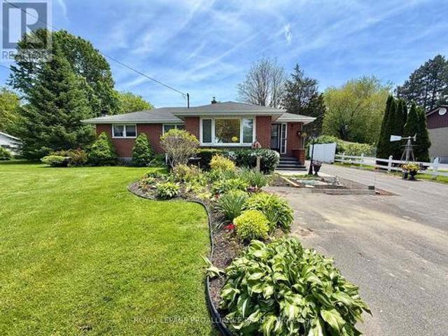 House for sale in Ontario