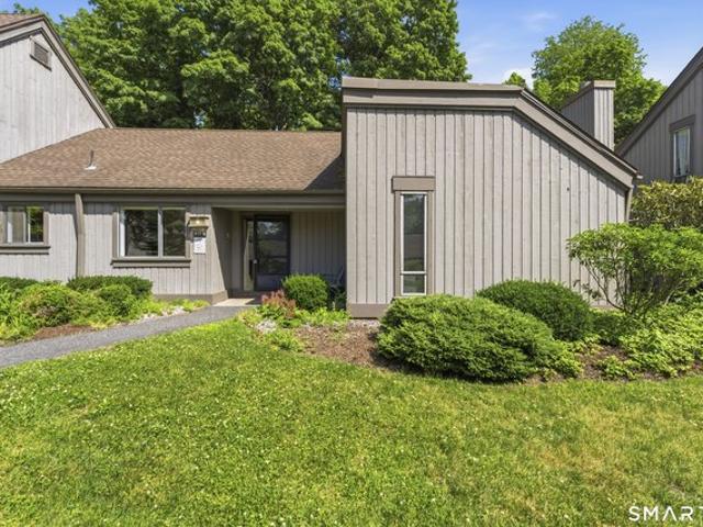Condo for sale in Southbury, Connecticut