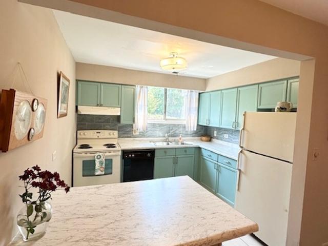 Condo for sale in Glen Ellyn