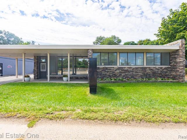 Commercial for sale in Waterford, Michigan