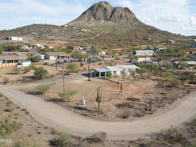 House for sale in New River, Arizona