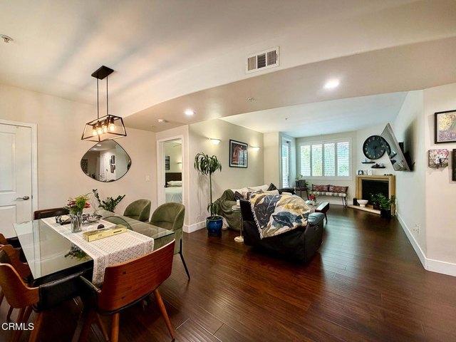 Condo for sale in Canoga Park, California