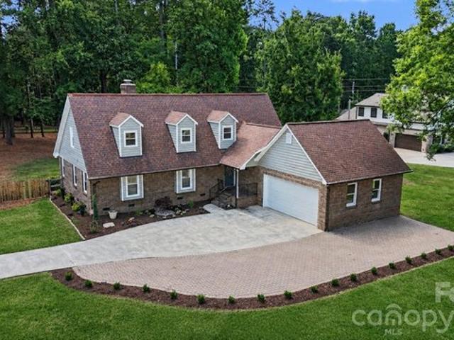 House for sale in Mecklenburg, North Carolina