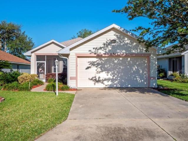 House for sale in Leesburg, Florida