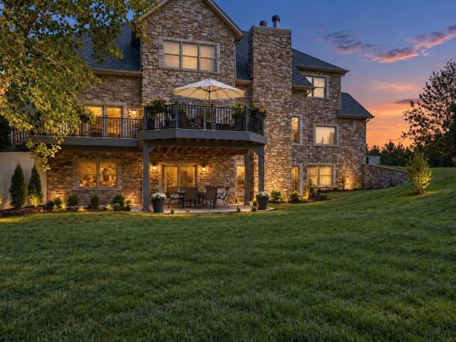 House for sale in Cedar Canyons, Leo-Cedarville