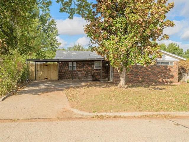 House for sale in Woodcrest Apartments, Del City