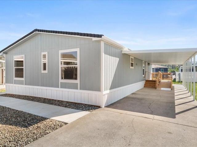House for sale in Phoenix, Jackson County