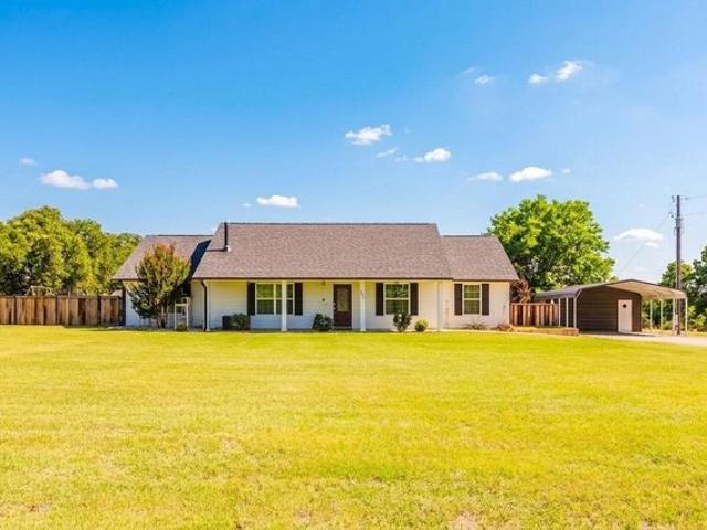 House for sale in Santo, Texas