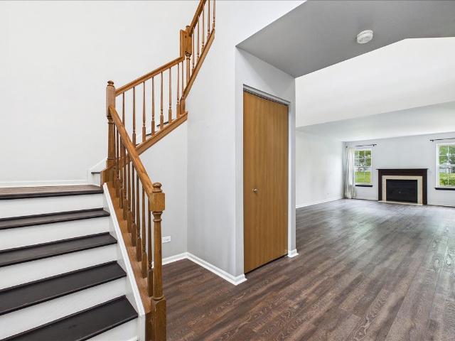Condo for sale in Lindenhurst, Illinois