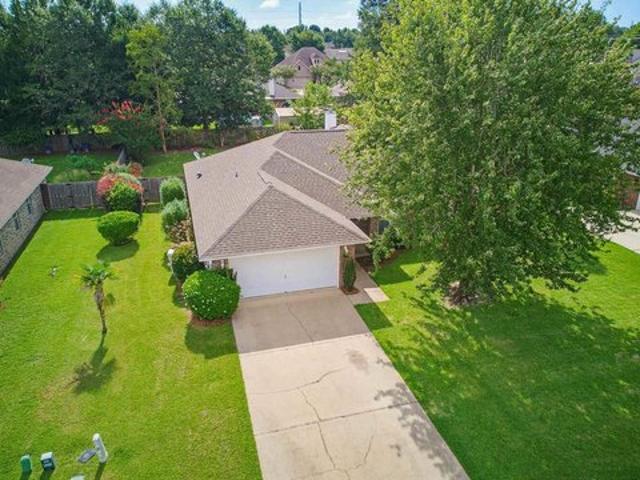 House for sale in Pace, Florida